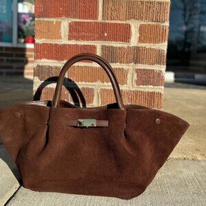 Saya Bag - An Italian bag made of genuine suede